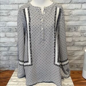 LOFT Black and White Patterned Blouse polyester tunic top size small